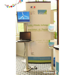 Kiosque de démonstration avec écran et porte document