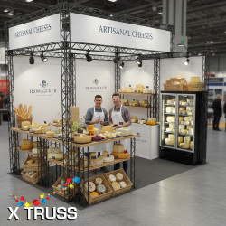 Stand îlot X truss 3x3 m avec visuel en hauteur